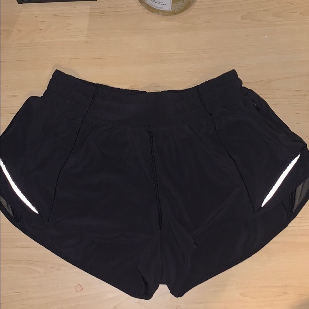 Lululemon Hotty Hot 2.5 Shorts